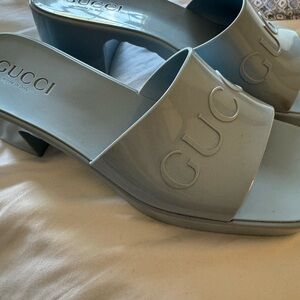 Gucci Women's Elegant Gray Mules